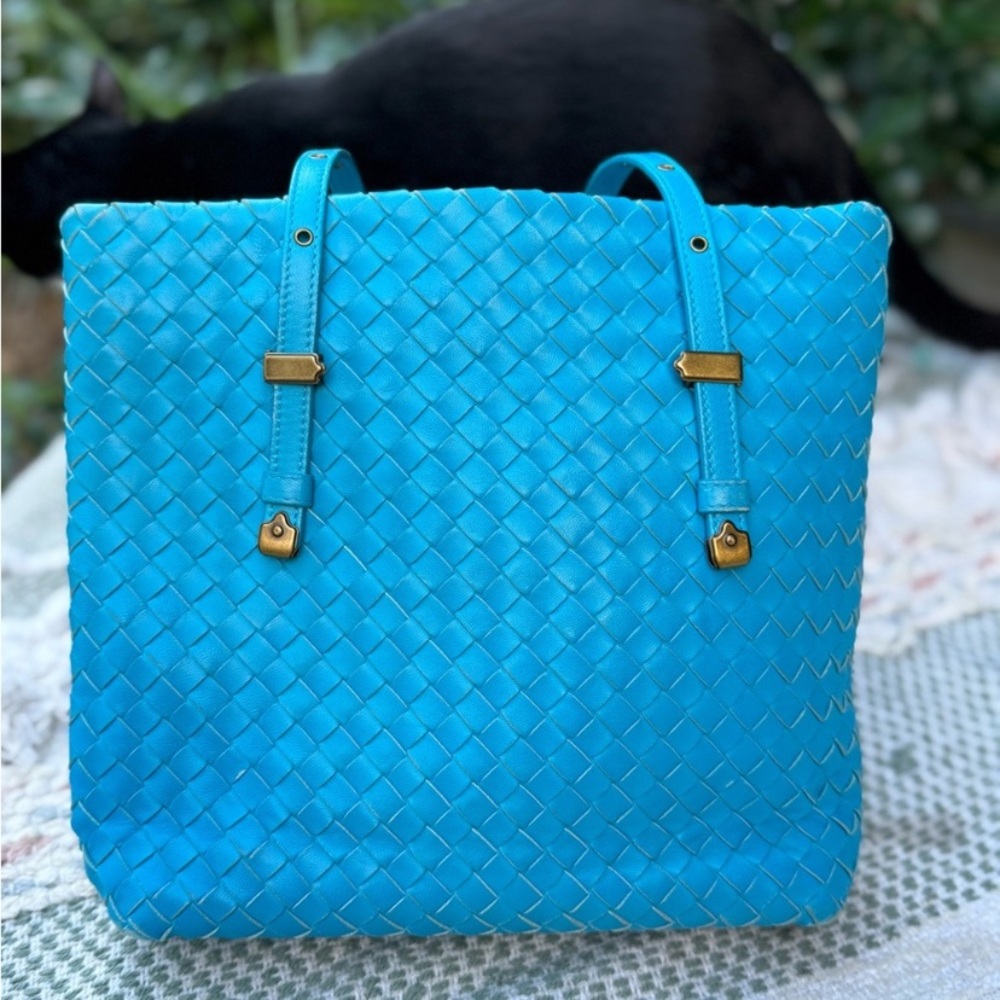Authentic Bottega Veneta intrecciato Leather blue tote. Luxury Shoulder bag - Picture 5 of 16